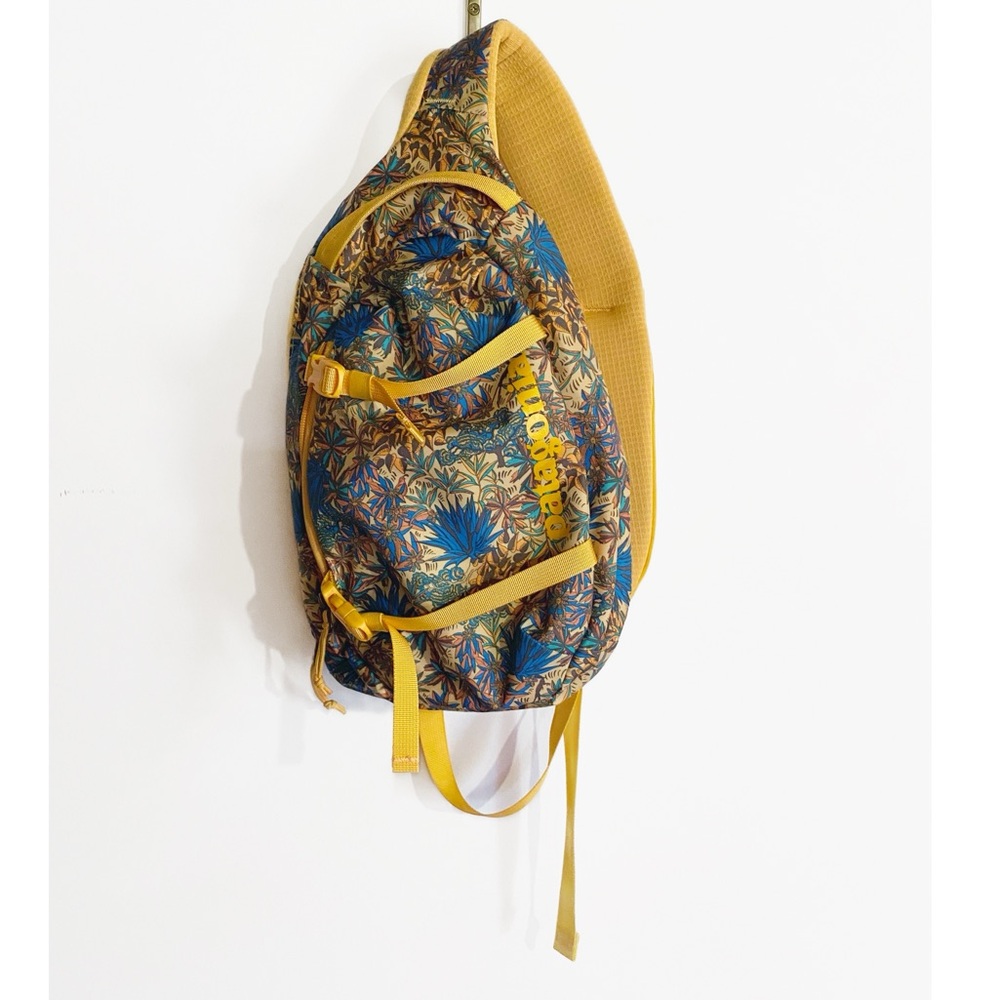 Patagonia Saffron Atom Sling Bag 8L